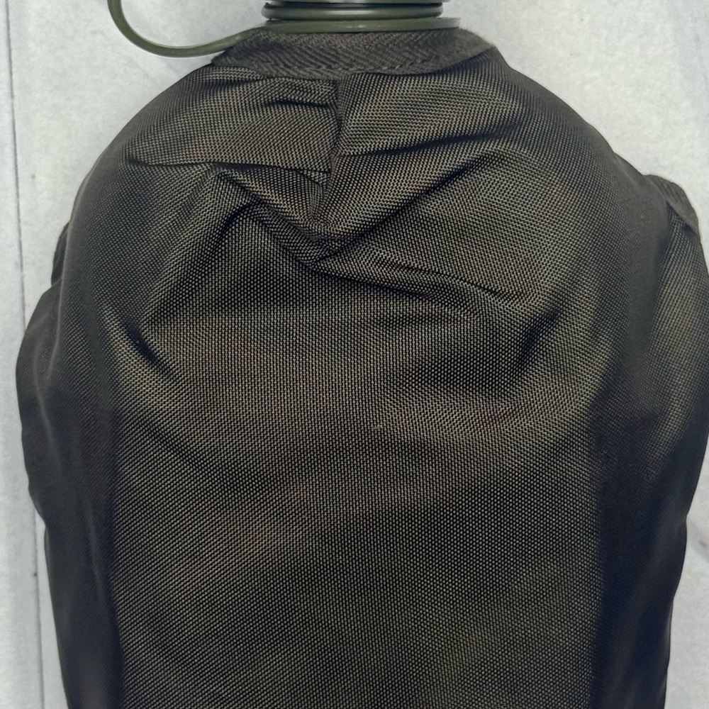 Retro Tactical Gear: Vintage Austrian Army Canteen & Cup Set - Picture 9 of 9